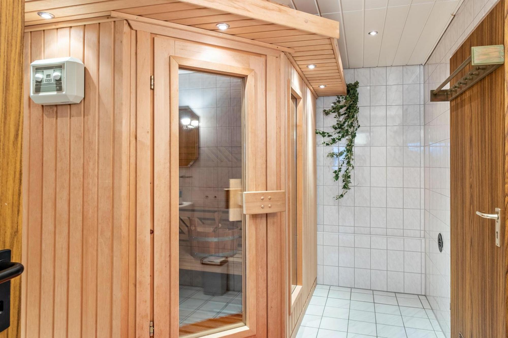 Ferienwohnung Bei Franka Mit Sauna Freiburg Bagian luar foto