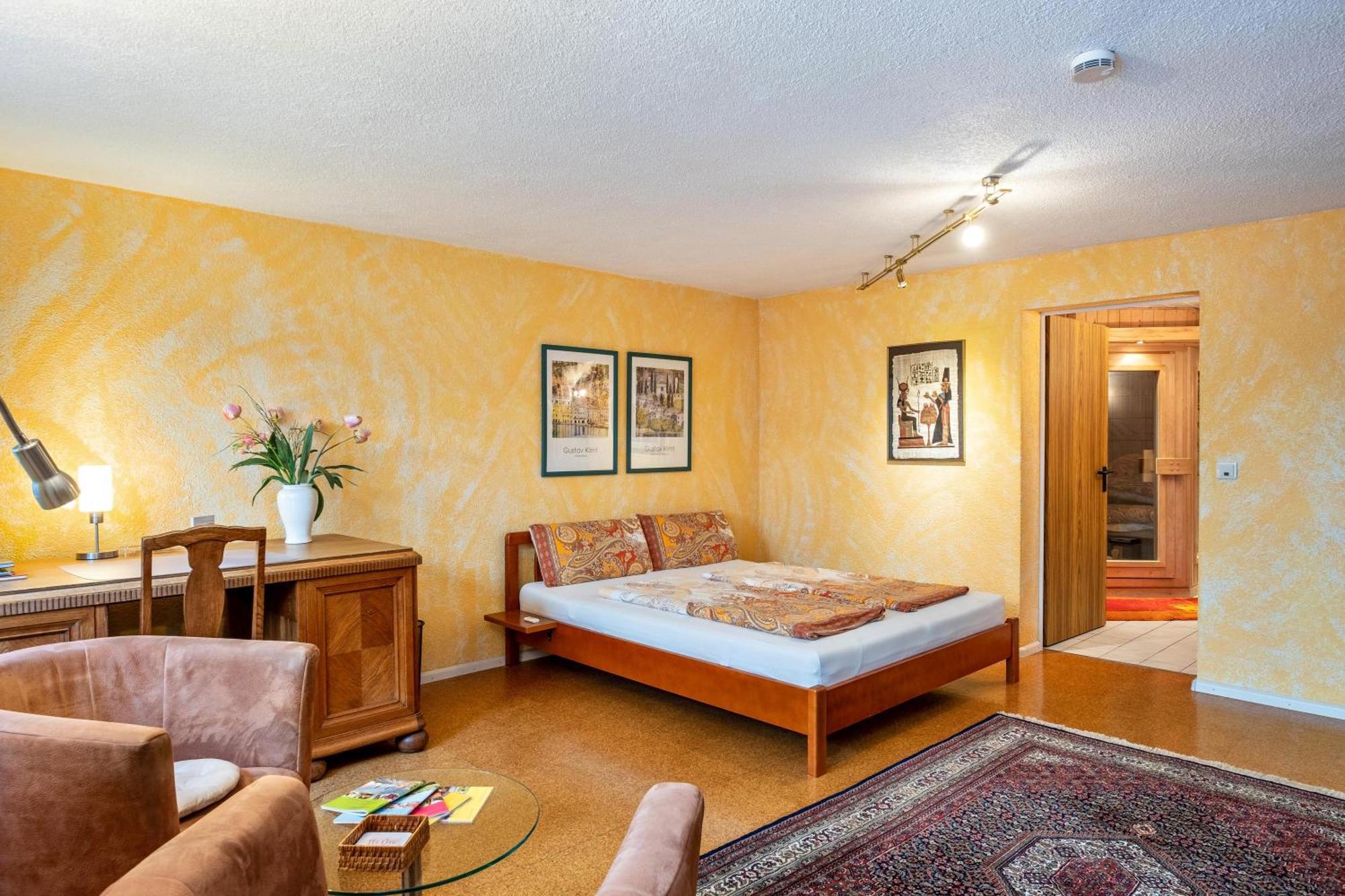 Ferienwohnung Bei Franka Mit Sauna Freiburg Bagian luar foto