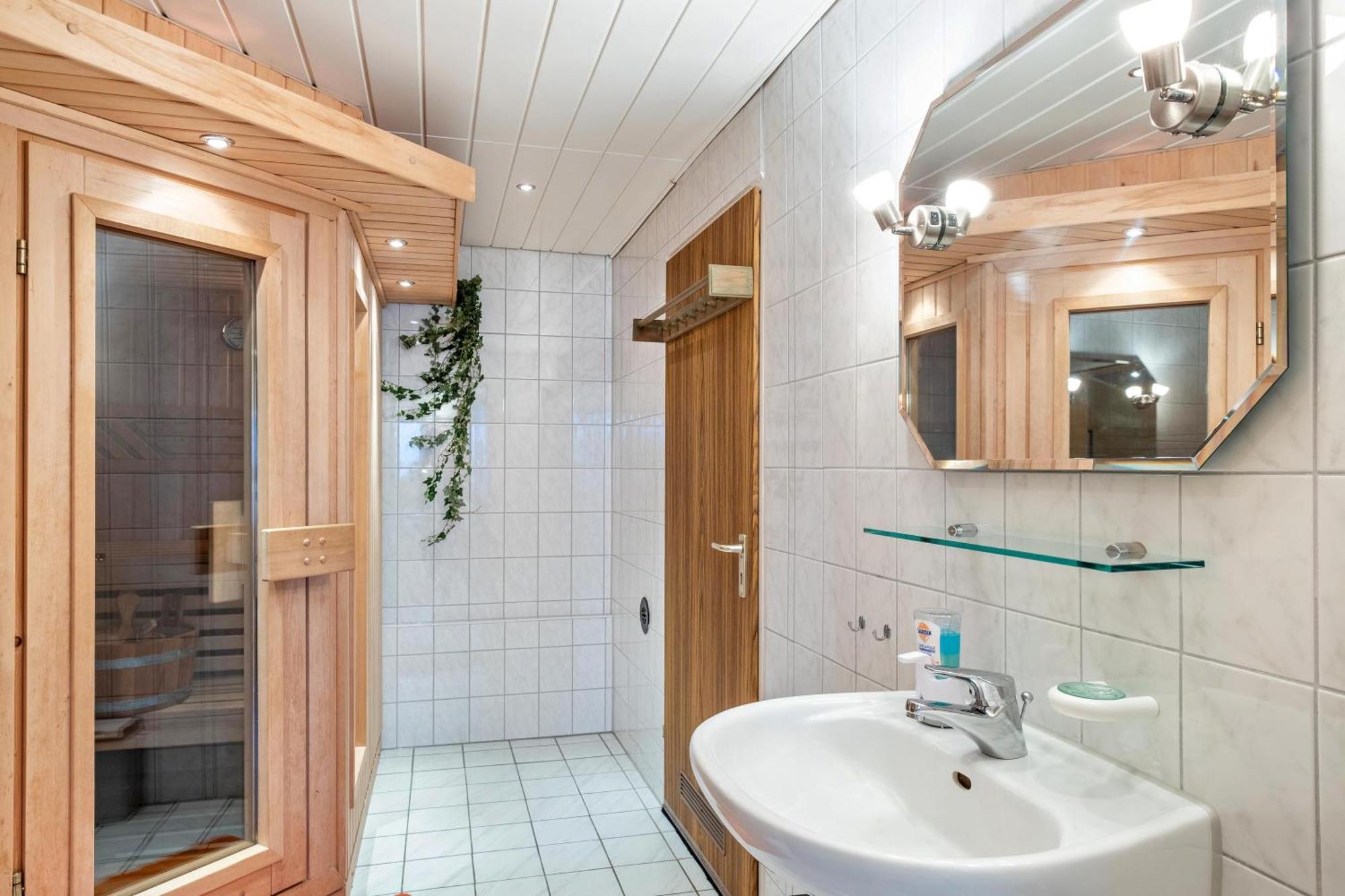Ferienwohnung Bei Franka Mit Sauna Freiburg Bagian luar foto