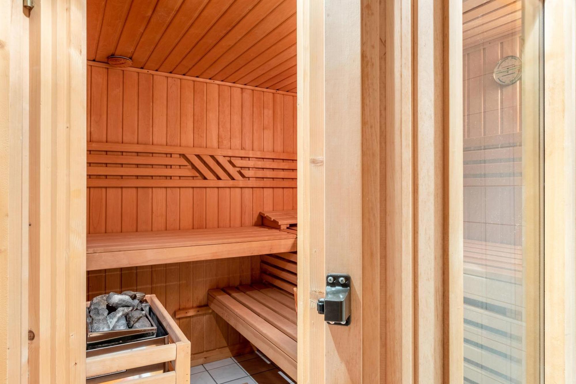 Ferienwohnung Bei Franka Mit Sauna Freiburg Bagian luar foto